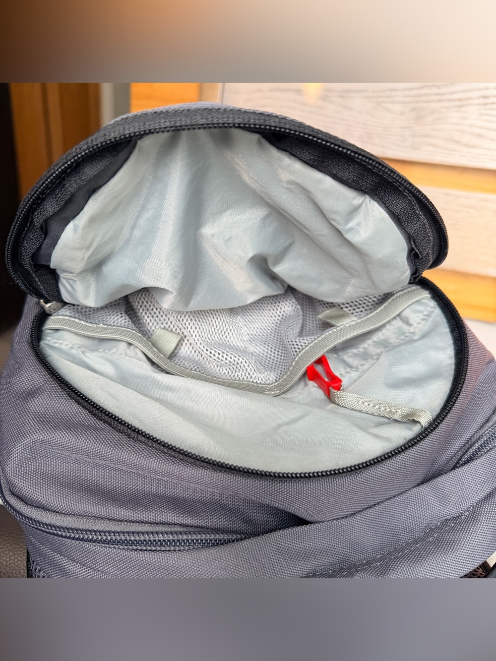 Osprey Daylite unisex Black and Gray Backpack - Picture 10 of 11